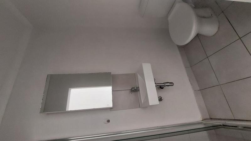 To Let 1 Bedroom Property for Rent in Oakdale Western Cape